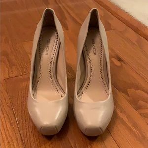 Pour la victorie platform heels.Very comfortable